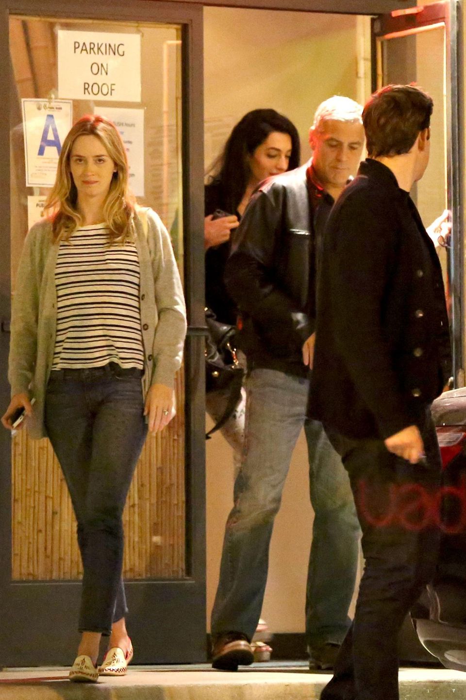 George Clooney und seine neue Freundin Amal Alamuddin treffen sich in Los Angeles zum Doppel-Date mit Emily Blunt und John Krasinski.