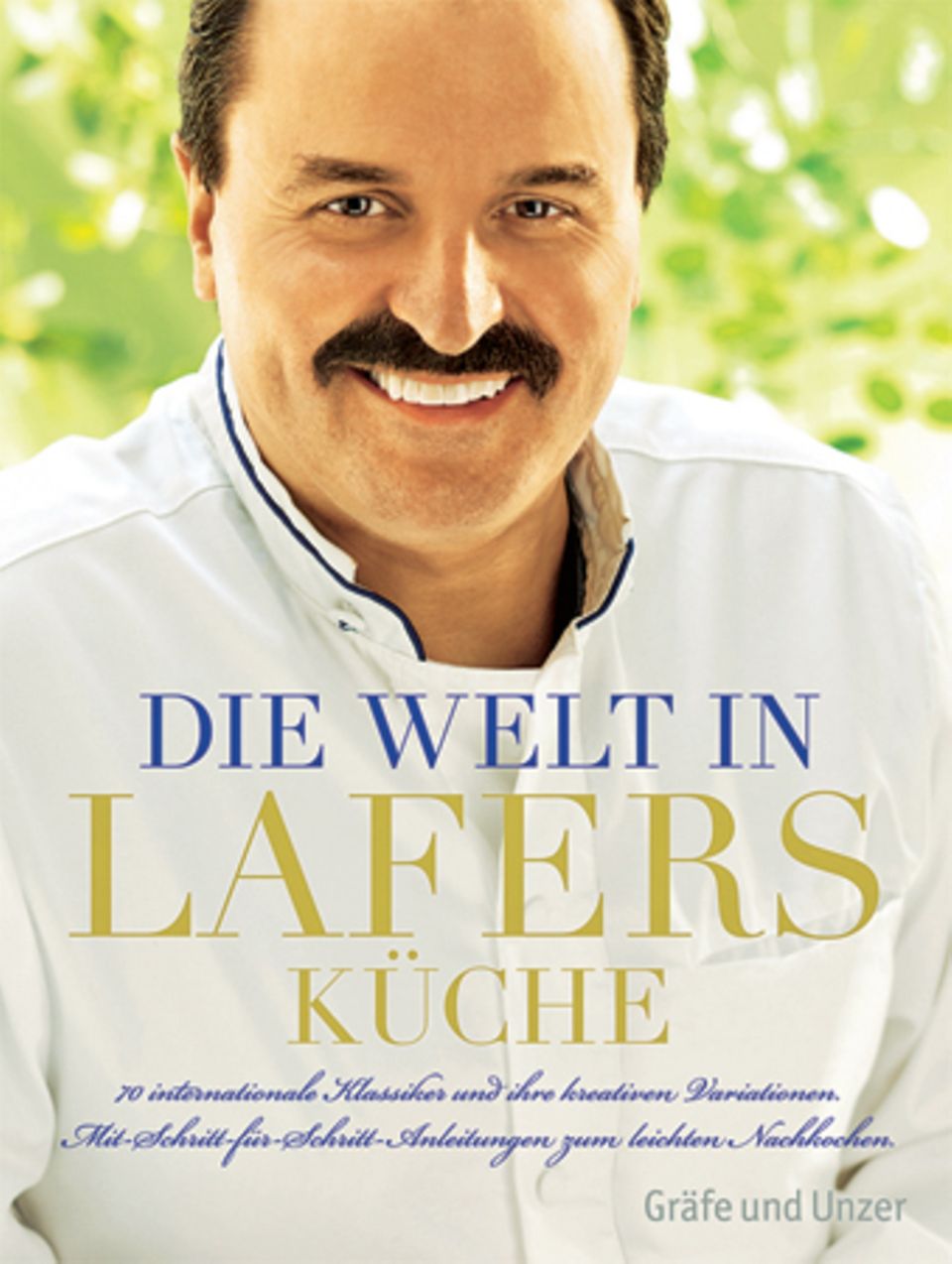Oster-Lamm: In seinem neuen Buch interpretiert Johann Lafer seine 70 internationalen Lieblingsgerichte neu. Spezialitäten wie Coq au vin oder Pad Thai werden in bis zu neun Variationen serviert – ein schmackhafter Blick über den Tellerrand. ("Die Welt in Lafers Küche", Gräfe und Unzer Verlag, 480 S., 39,90 Euro) In seinem neuen Buch interpretiert Johann Lafer seine 70 internationalen Lieblingsgerichte neu. Spezialitäten wie Coq au vin oder Pad Thai werden in bis zu neun Variationen serviert – ein schmackhafter Blick über den Tellerrand. ("Die Welt in Lafers Küche", Gräfe und Unzer Verlag, 480 S., 39,90 Euro)