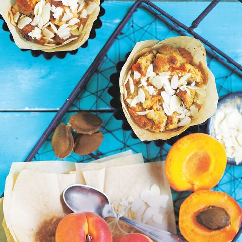 Frühlingsmuffins mit Aprikosen und Mandeln