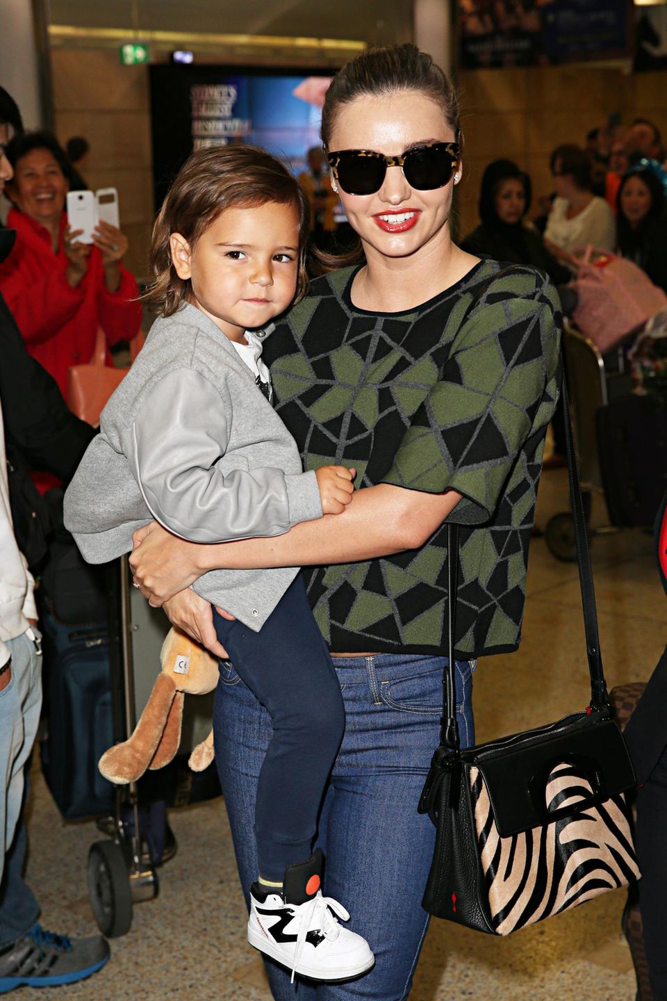 Orlando Bloom: Nach der Trennung im Sommer 2013 teilt sich Orlando Bloom das Sorgerecht für Söhnchen Flynn, 3, mit Model Miranda Kerr, 31. Was ihn mit seiner Ex verbindet? Vertrauen, Loyalität und Respekt. Nach der Trennung im Sommer 2013 teilt sich Orlando Bloom das Sorgerecht für Söhnchen Flynn, 3, mit Model Miranda Kerr, 31. Was ihn mit seiner Ex verbindet? Vertrauen, Loyalität und Respekt.