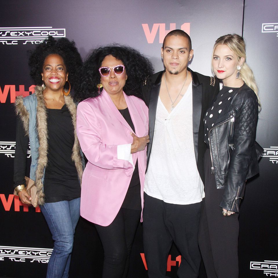Rhonda Ross Kendrick, Diana Ross, Evan Ross + Ashlee Simpson Rhonda Ross Kendrick, Diana Ross, Evan Ross + Ashlee Simpson