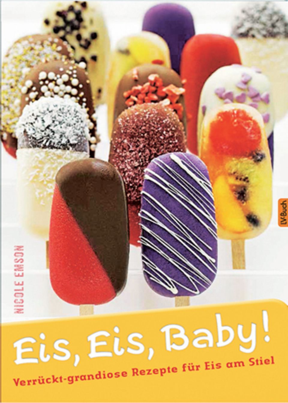 Eis: "Blueberry Lavender", "Buttered Popcorn" oder "Salt Caramel": Was die in Texas aufgewachsene Schwedin Nicole Emson serviert, hat entweder Stiel oder wirft sich schick in Schale. Skandinaviens Eisprinzessin betreibt in Stockholm das legendäre Café "Stikkinikki". ("Eis, Eis, Baby!", LV Verlag, 96 S., 14,95 Euro) "Blueberry Lavender", "Buttered Popcorn" oder "Salt Caramel": Was die in Texas aufgewachsene Schwedin Nicole Emson serviert, hat entweder Stiel oder wirft sich schick in Schale. Skandinaviens Eisprinzessin betreibt in Stockholm das legendäre Café "Stikkinikki". ("Eis, Eis, Baby!", LV Verlag, 96 S., 14,95 Euro)