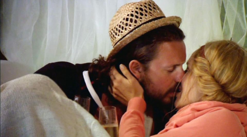 In der dritten "Die Bachelorette"-Folge knutschte Tim mit Anna. In Wirklichkeit soll er ganz andere Lippen küssen ...