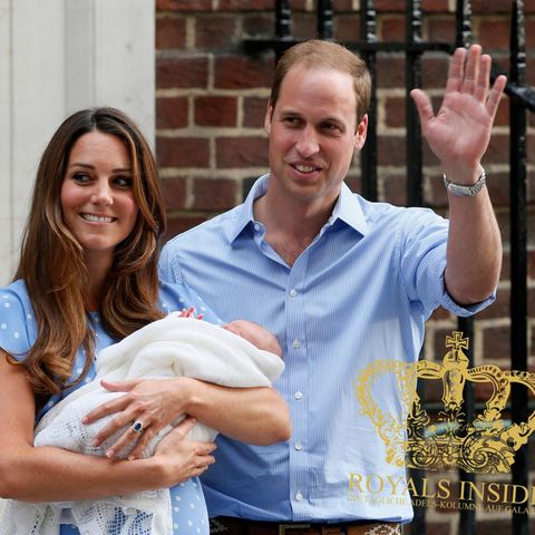 Herzogin Catherine und Prinz William mit ihrem Sohn vor dem "St. Mary's Hospital" am 23. Juli 2013.