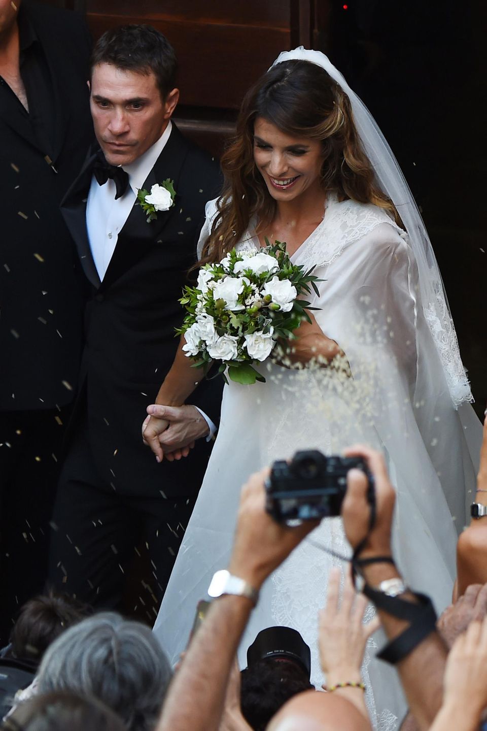 Elisabetta Canalis: Frisch verheiratet: Elisabetta Canalis und Brian Perri geben sich auf Sardinien das Jawort. Frisch verheiratet: Elisabetta Canalis und Brian Perri geben sich auf Sardinien das Jawort.