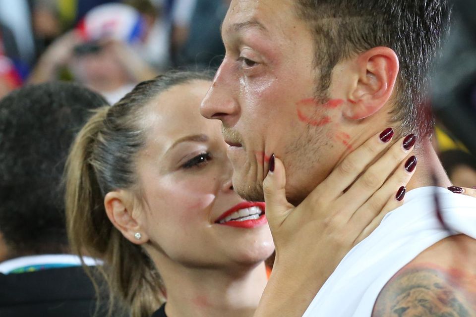 Mandy Capristo und Mesut Özil.