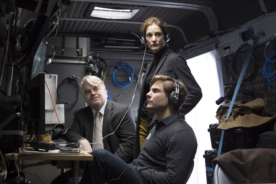 Daniel Brühl: Starpotenzial: Kleine, aber feine Rolle: An der Seite von Philip Seymour Hoffman brillierte Daniel Brühl 2013 im Spionage-Thriller "A Most Wanted Man". Starpotenzial: Kleine, aber feine Rolle: An der Seite von Philip Seymour Hoffman brillierte Daniel Brühl 2013 im Spionage-Thriller "A Most Wanted Man".