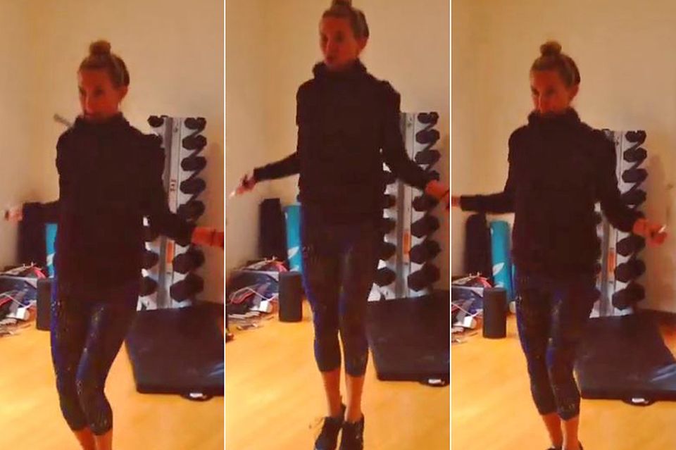 Jump around: Kate Hudson stellte dieses Video von sich online, in dem sie mit viel Freude zu lauter Musik Seilspringt.