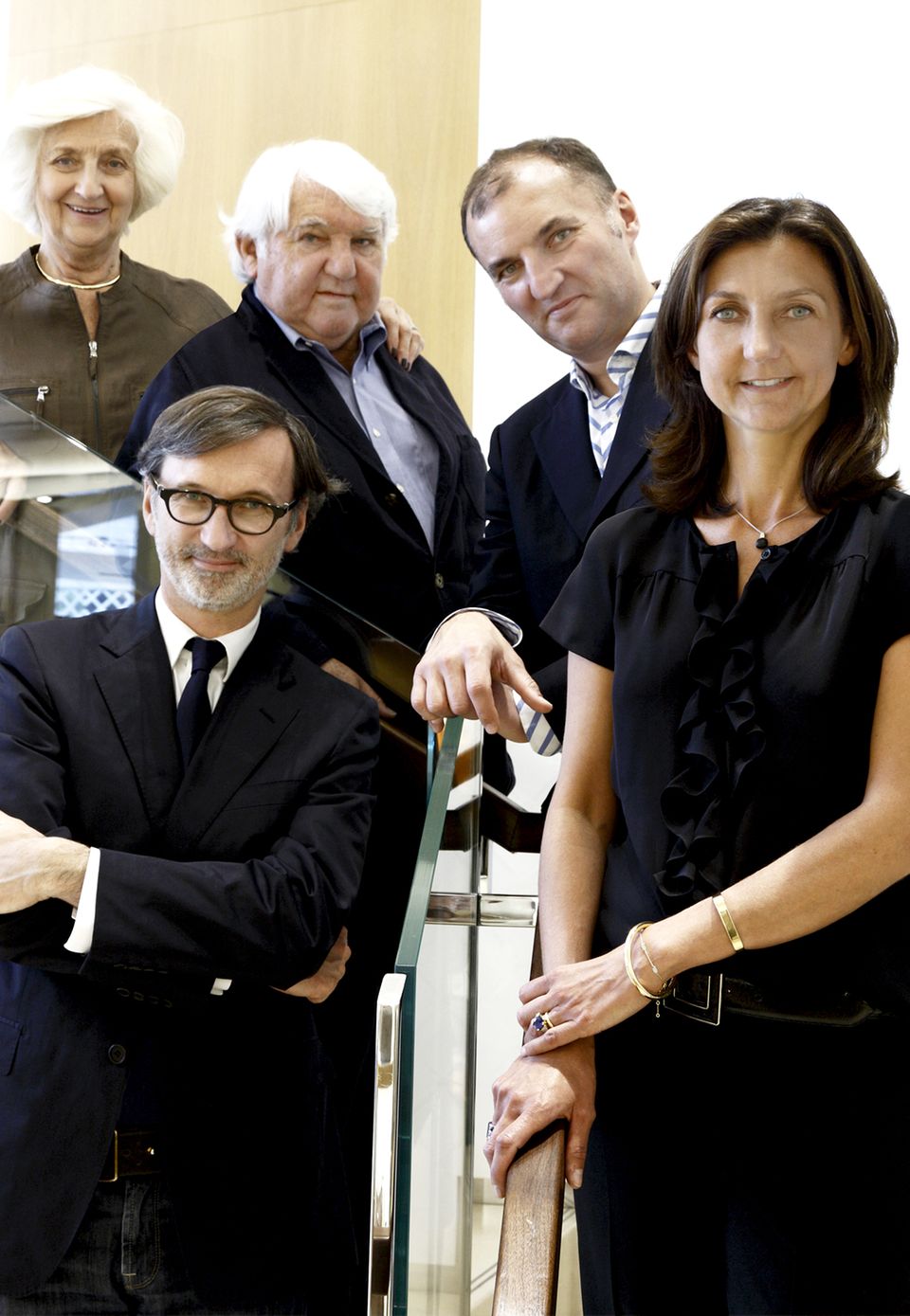Longchamp: Sie geben der Luxusmarke Gesicht und Seele: hinten die Elterngeneration Michèle und Philippe Cassegrain, vorn die Kinder Jean, Olivier und Sophie Sie geben der Luxusmarke Gesicht und Seele: hinten die Elterngeneration Michèle und Philippe Cassegrain, vorn die Kinder Jean, Olivier und Sophie