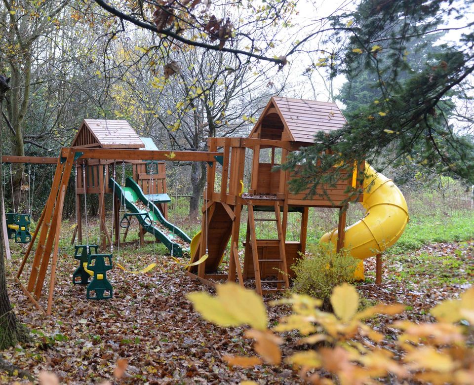 Peaches Geldof: Der Spielplatz hinter dem Haus von Peaches Geldof blieb im letzten Jahr verwaist. Peaches Geldof, Spielplatz