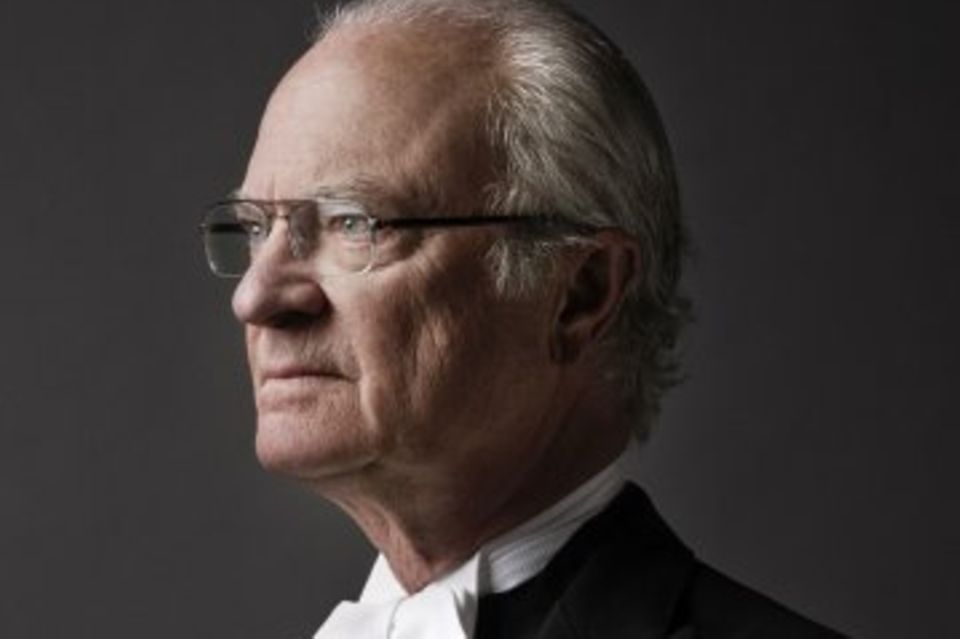 König Carl Gustaf: Offizielles Porträt von Schwedens König Carl XVI. Gustaf Offizielles Porträt von Schwedens König Carl XVI. Gustaf