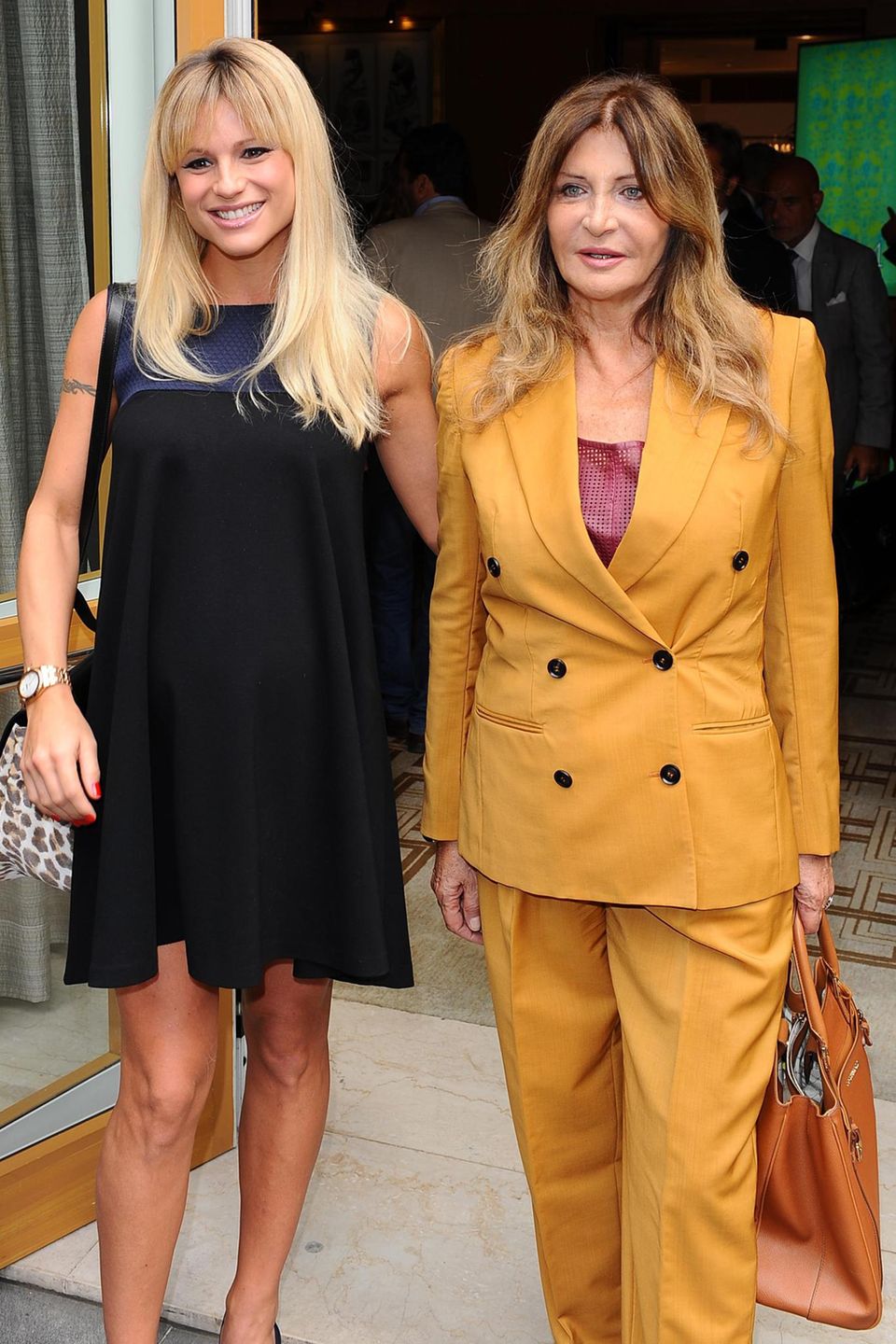 Michelle Hunziker: Zwei gegensätzliche Charaktere: Maria Luisa Trussardi und Schwiegertochter Michelle. Die beiden Frauen stehen sich nicht sehr nah. Zwei gegensätzliche Charaktere: Maria Luisa Trussardi und Schwiegertochter Michelle. Die beiden Frauen stehen sich nicht sehr nah.