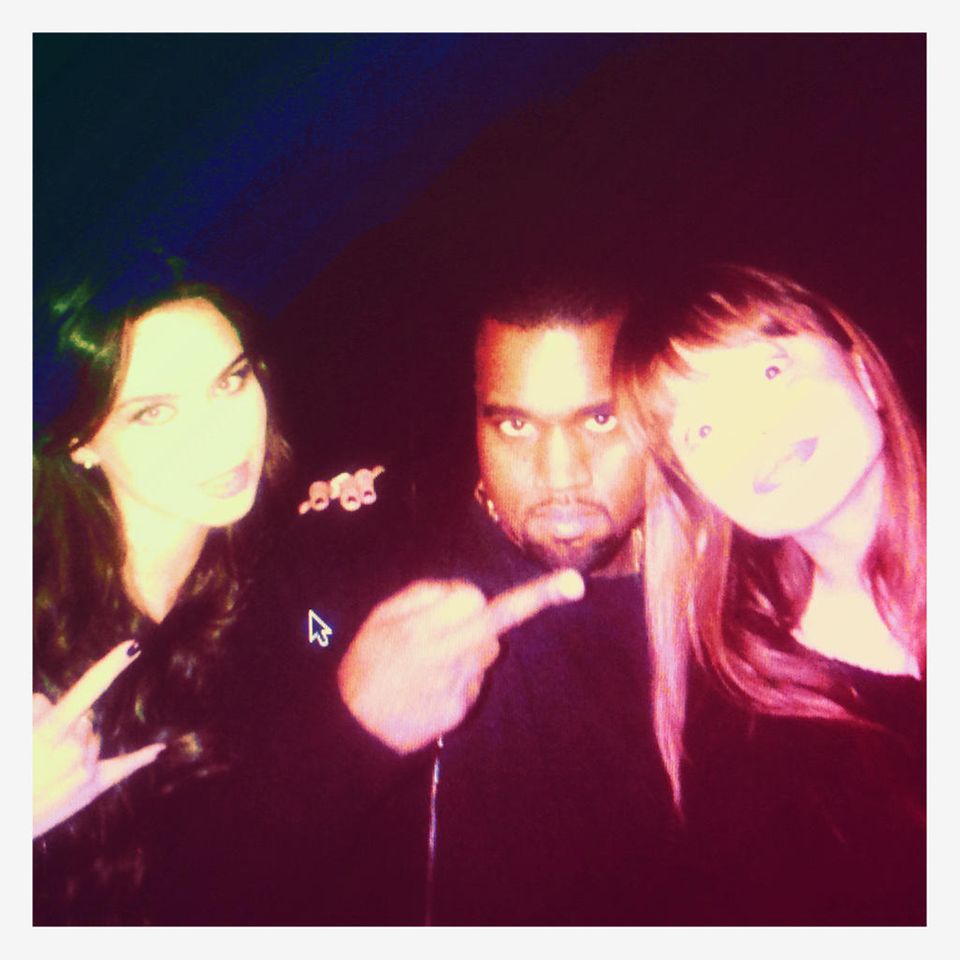 Liliana Nova: Liliana Nova ließ sich 2012 schon mal mit Kanye West fotografieren. Liliana und Kanye West