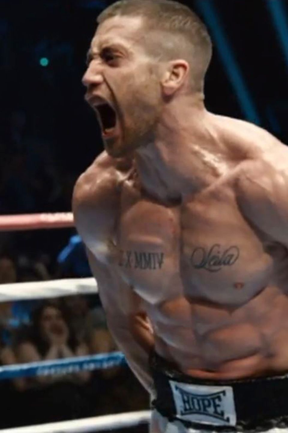Härter geht's kaum: Hollywoodstar Jake Gyllenhaal hat seinem Körper Einiges für die Rolle als Boxkämpfer Billy Hope zugemutet und damit seinen Körper extrem verändert. Härter geht's kaum: Hollywoodstar Jake Gyllenhaal hat seinem Körper Einiges für die Rolle als Boxkämpfer Billy Hope zugemutet und damit seinen Körper extrem verändert.