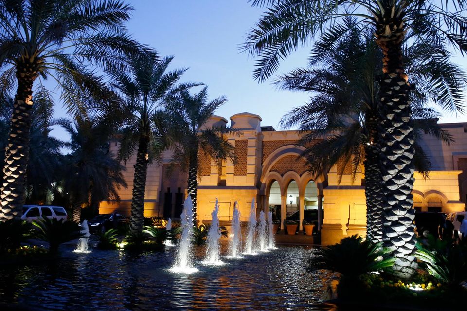 Der Erga-Palast in Riyadh bei Sonnenuntergang - er gehört zu den Palästen der saudischen Königsfamilie.