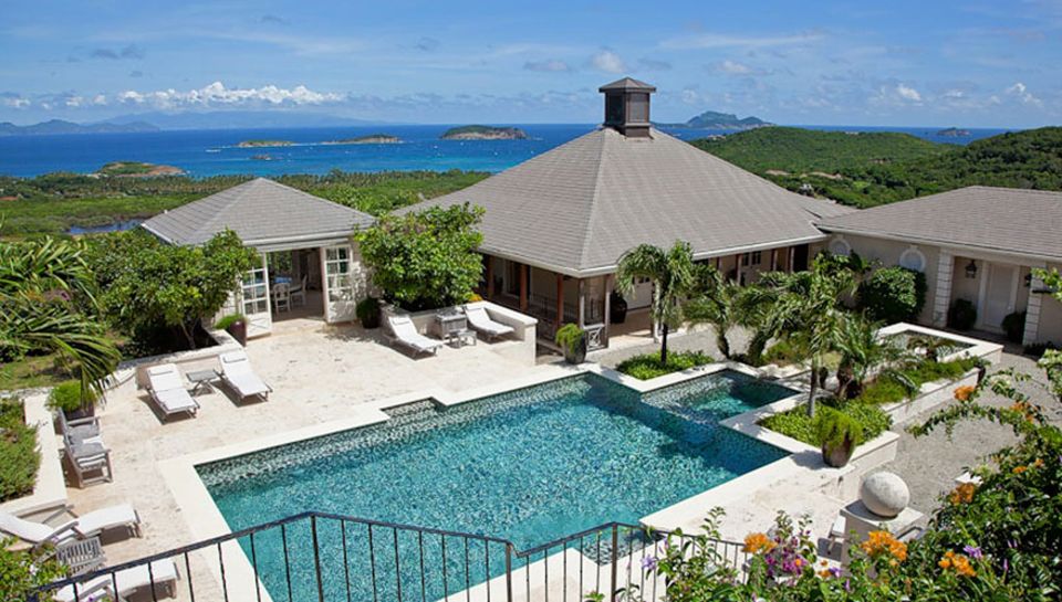 Paradiesisch: Das "Aurora House" auf Mustique kann es mit jedem Palast aufnehmen. Mit William urlaubte Catherine bereits 2008 au Paradiesisch: Das "Aurora House" auf Mustique kann es mit jedem Palast aufnehmen. Mit William urlaubte Catherine bereits 2008 au