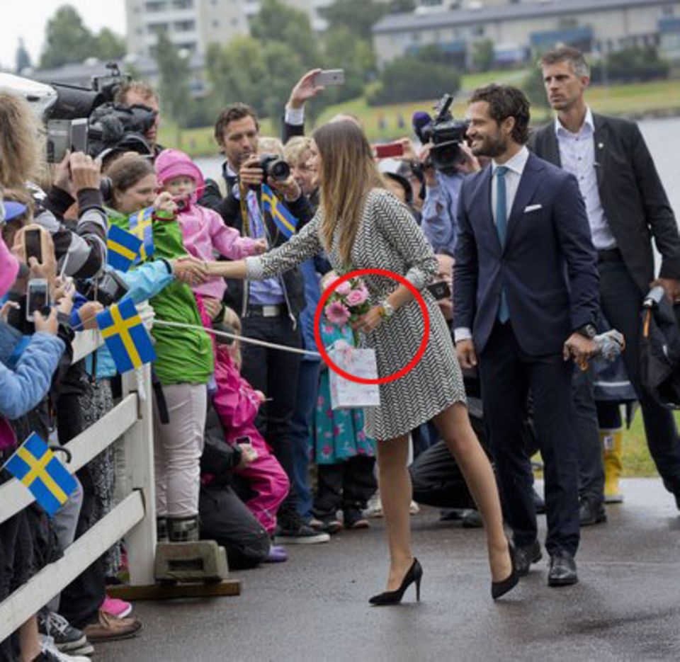 Prinzessin Sofia: Beim Besuch in Värmland zeigte sich Prinzessin Sofia mit ihrer neuen Uhr. Beim Besuch in Värmland zeigte sich Prinzessin Sofia mit ihrer neuen Uhr.