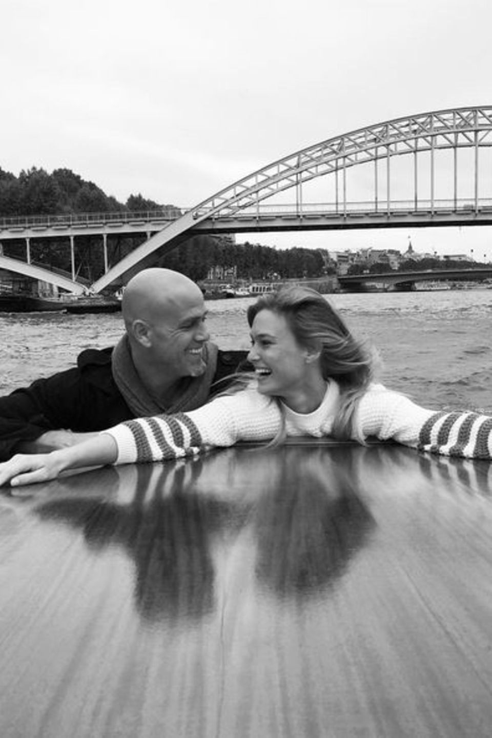 Super verliebt zeigen sich Bar Refaeli und ihr Mann Adi Ezra auf ihrem ersten Schnappschuss aus den Flitterwochen Super verliebt zeigen sich Bar Refaeli und ihr Mann Adi Ezra auf ihrem ersten Schnappschuss aus den Flitterwochen