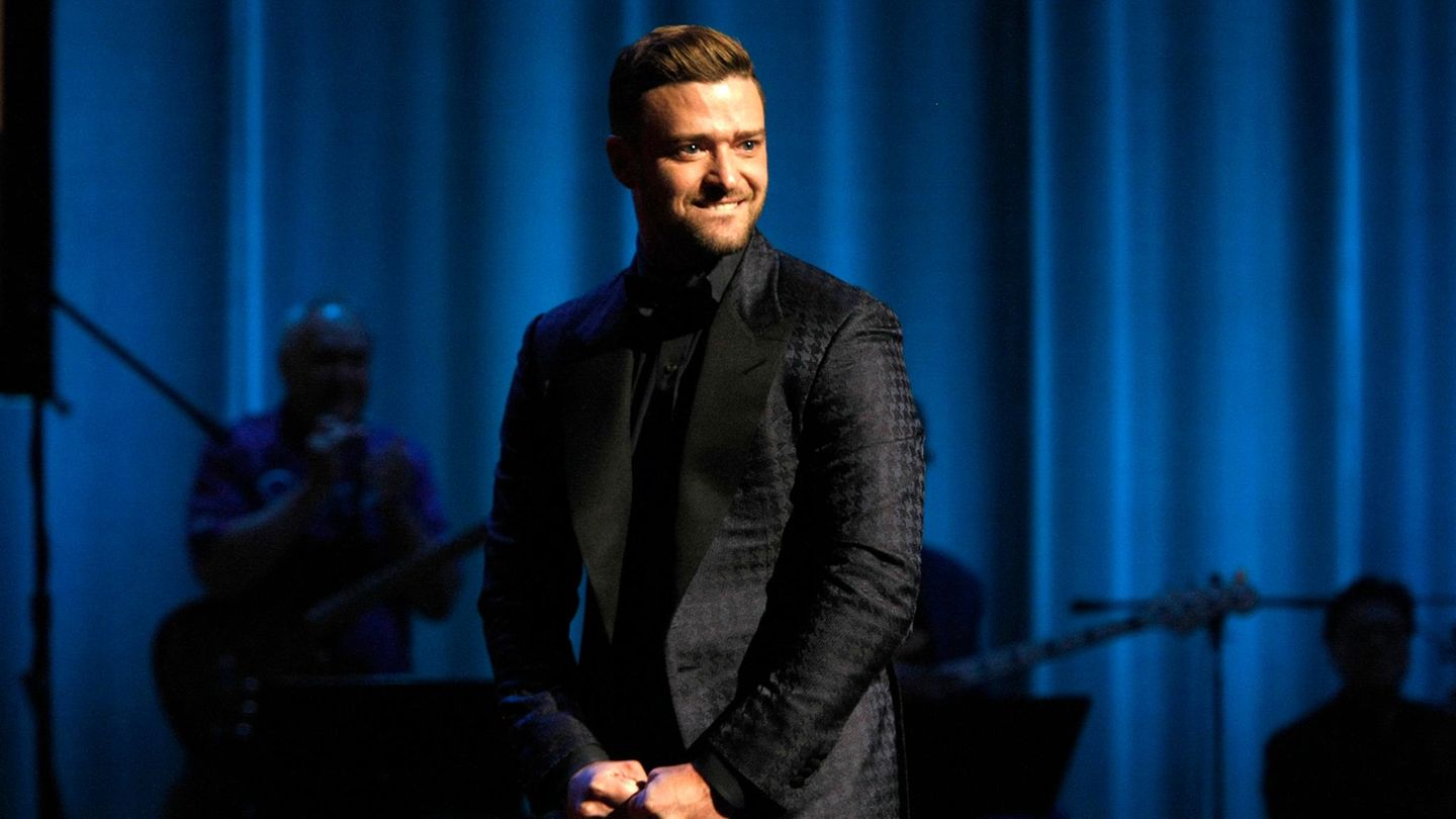 Джастин тимберлейк поп вокалисты сша. Джастин Тимберлейк на сцене. Justin Timberlake 2023. Концертный тур Джастина Тимберлейка 2013. Джастин Тимберлейк поет.