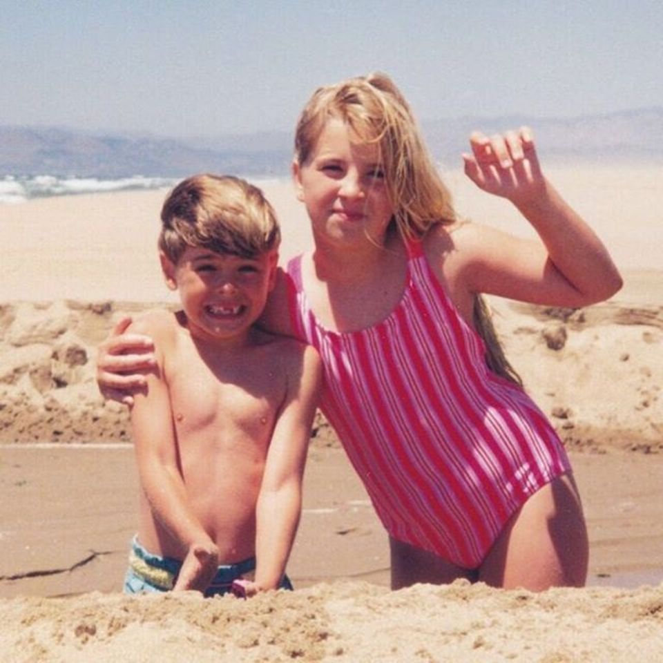In Gedanken an seine verstorbenen Cousine postete Zac Efron dieses Foto.