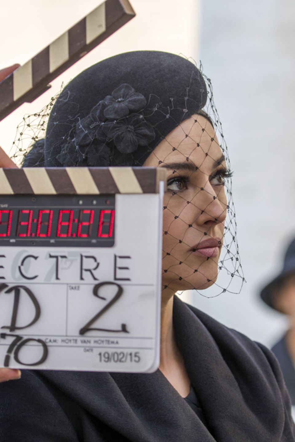 Und Action! Monica Bellucci im Februar dieses Jahres am römischen Set zum neuen Bond-Spektakel "Spectre" Und Action! Monica Bellucci im Februar dieses Jahres am römischen Set zum neuen Bond-Spektakel "Spectre"