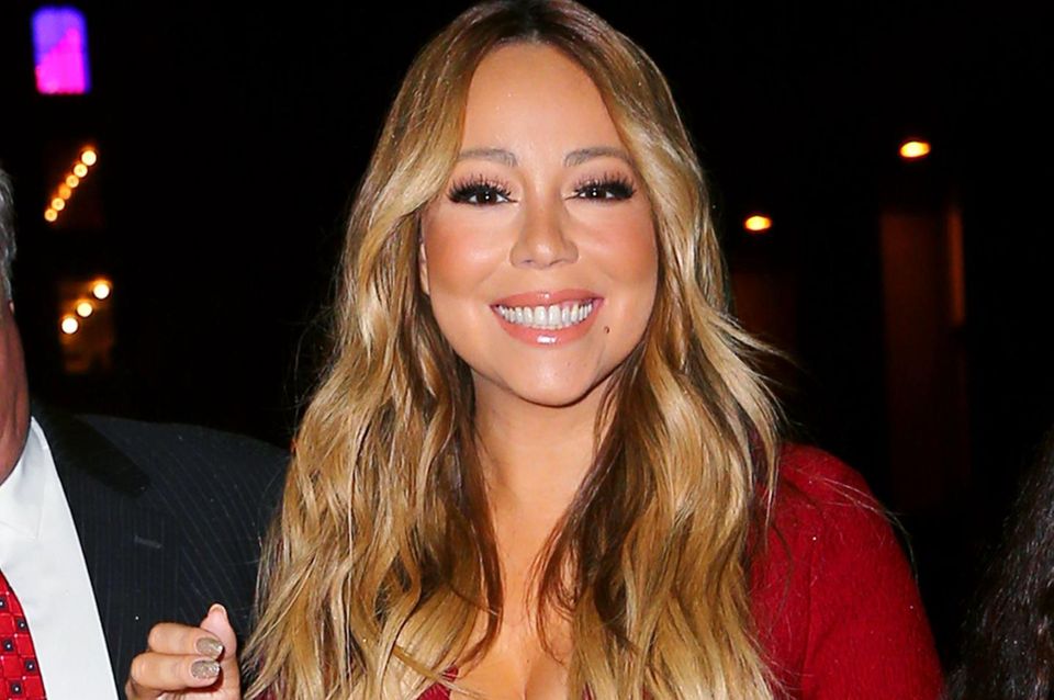 Mariah Carey: Hier scheint es Mariah Carey noch gut zu gehen. In der Nacht bevor sie ins Krankenhaus eingeliefert wurde, konnte sie noch strahlen. Hier scheint es Mariah Carey noch gut zu gehen. In der Nacht bevor sie ins Krankenhaus eingeliefert wurde, konnte sie noch strahlen.