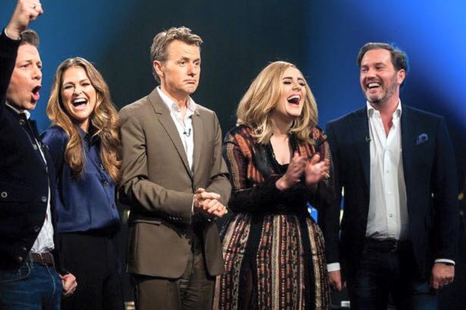 Prinzessin Madeleine: Prinzessin Madeleine in der Talkshow "Skavlan" mit Jamie Oliver, Adele und ihrem Mann Chris O'neill Prinzessin Madeleine in der Talkshow "Skavlan" mit Jamie Oliver, Adele und ihrem Mann Chris O'neill