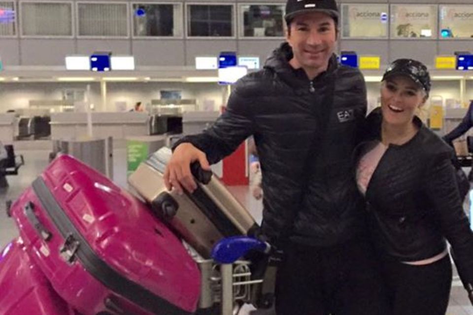 Daniela Katzenberger und Lucas Cordalis mit Sophia am Flughafen