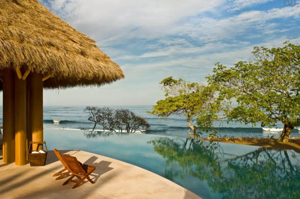 Gwyneth Paltrow: Der Infinity-Pool mit direktem Blick aufs Meer Der Infinity-Pool mit direktem Blick aufs Meer