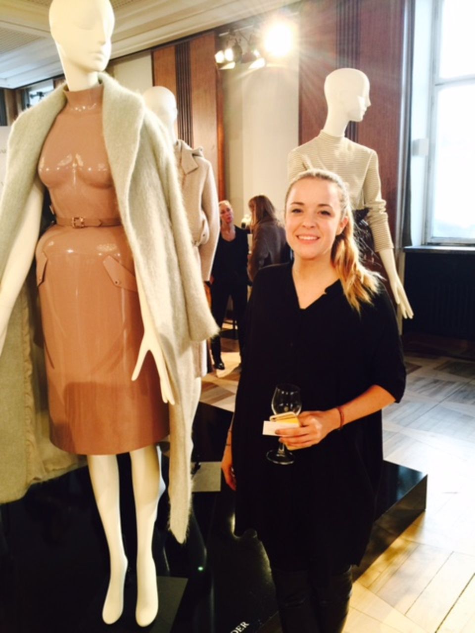Designerin Marina Hoermanseder wurde für ihre umwerfende neue Kollektion von Besuchern und Presse gefeiert.