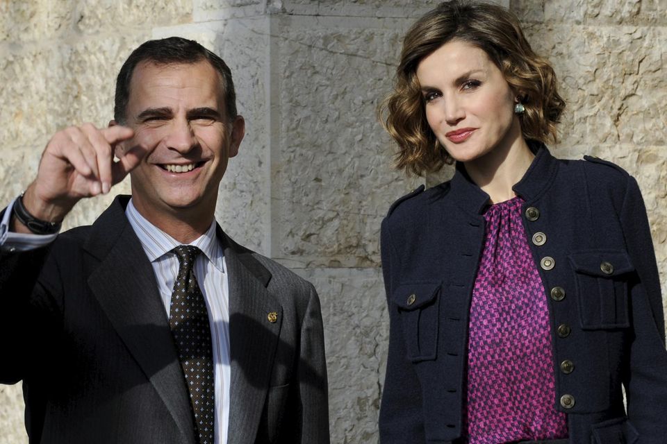 Königin Letizia: Letizias Gelassenheit und sympathisches Lächeln hilft auch dem Mann an ihrer Seite: König Felipe von Spanien Letizias Gelassenheit und sympathisches Lächeln hilft auch dem Mann an ihrer Seite: König Felipe von Spanien