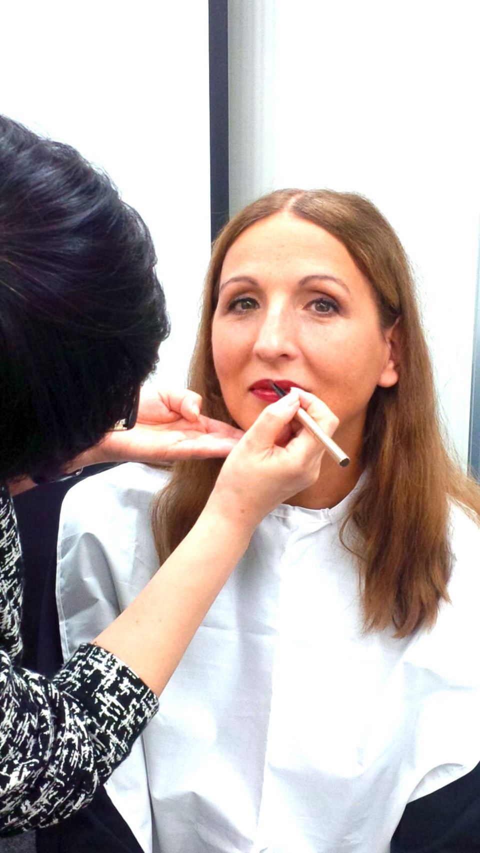 GALA-Beautychefin Frie Kicherer beim Make-up-Workshop in Tokio