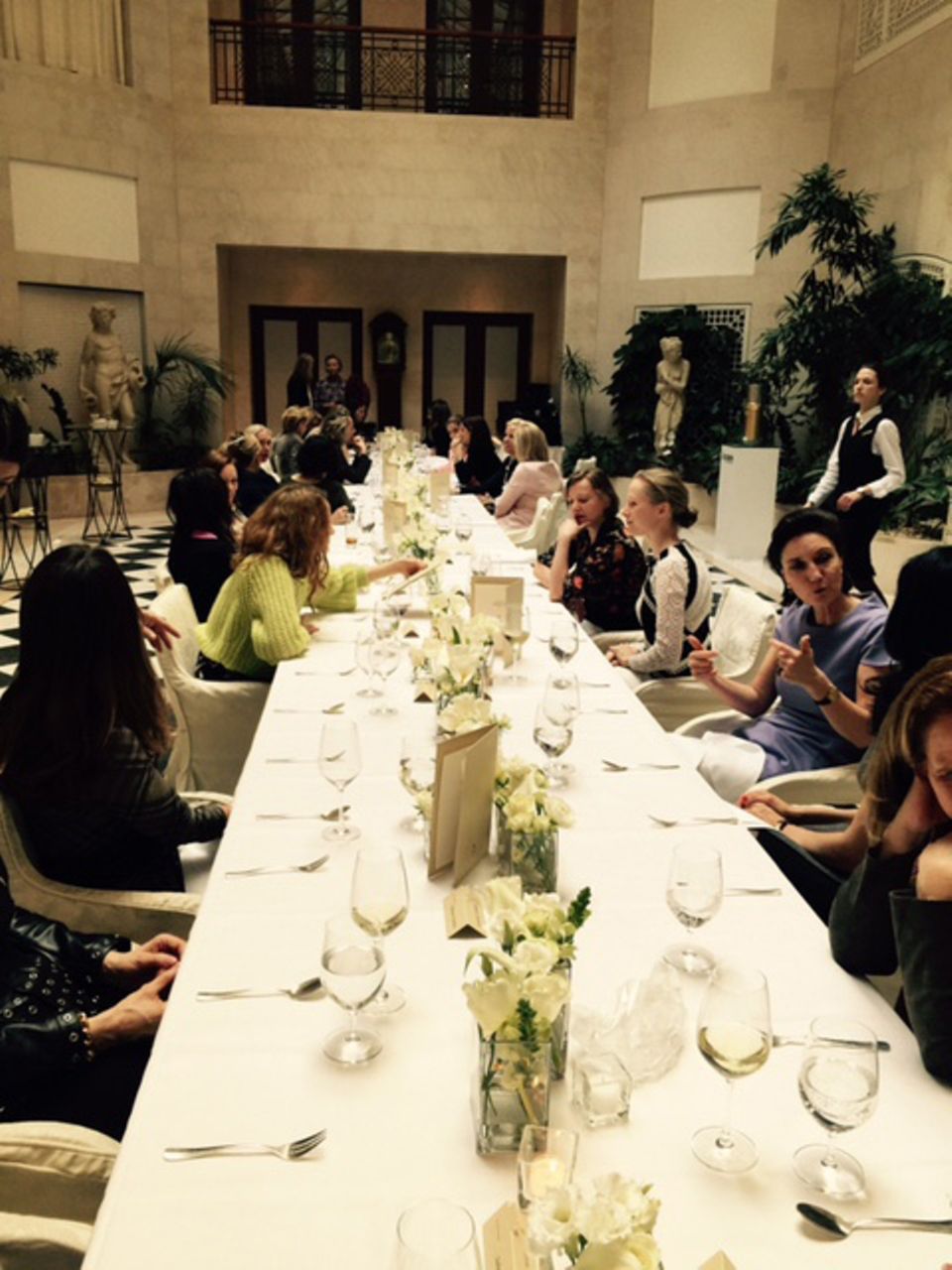 Beim "Ladies Lunch" im Hotel Adlon konnten Networking, spannende Gespräche und fantastisches Essen miteinander verbunden werden.