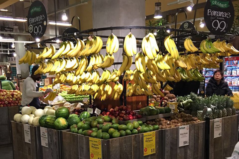 Erster Stopp nach der Ankunft in New York: Der "Whole Foods"-Supermarkt, wo Cathy einen gesunden und leckeren Snack shoppt.
