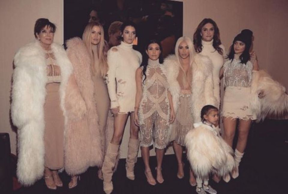 Letzten Donnerstag war noch der gesamte Kardashian-Jenner-Klan vereint, um bei Kanyes Modenschau in New York dabei zu sein