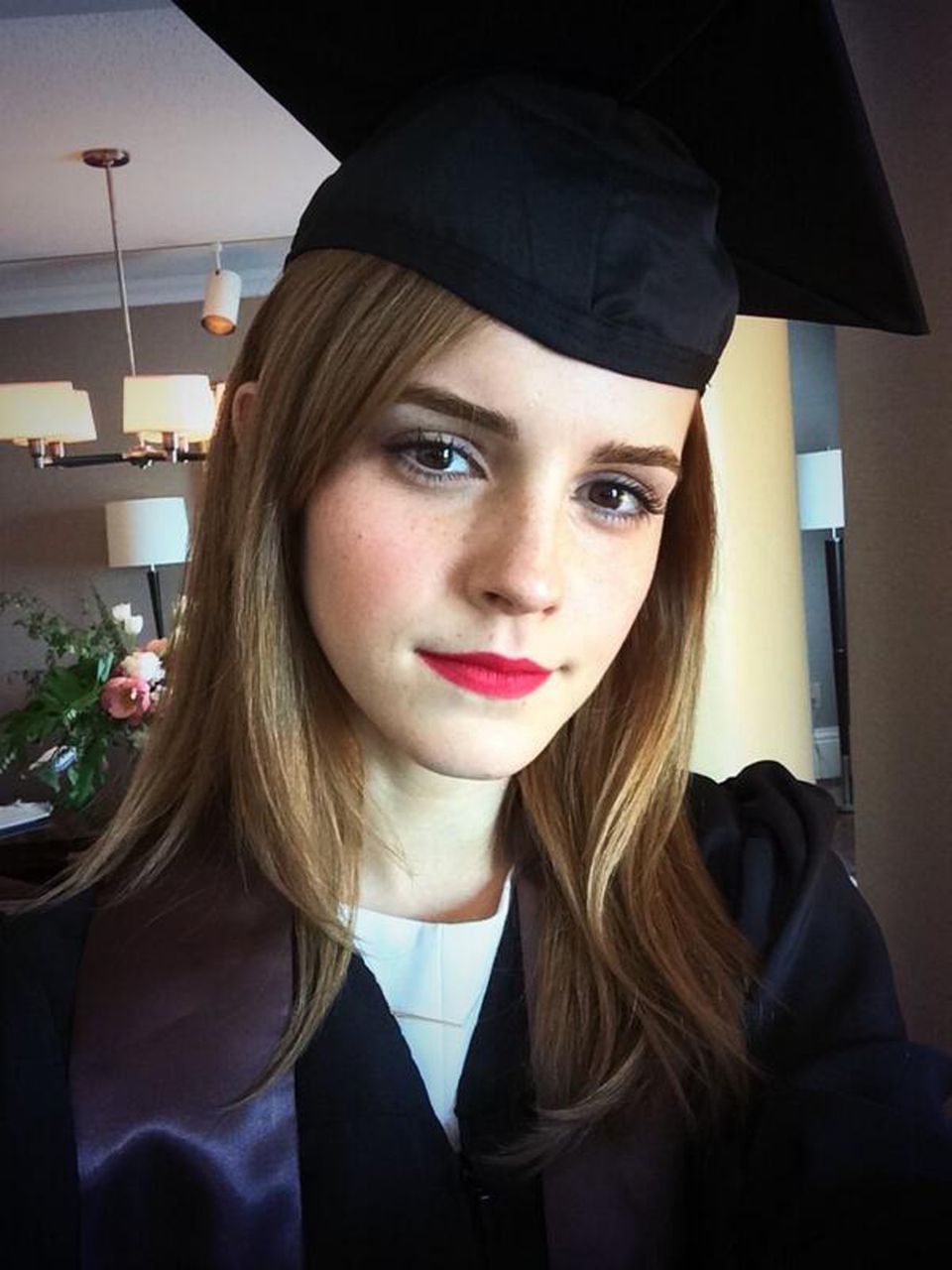 Emma Watson: Emma Watson hat 2014 ihren Uni-Abschluss in englischer Literatur an der Brown-Universität gemacht Emma Watson hat 2014 ihren Uni-Abschluss in englischer Literatur an der Brown-Universität gemacht