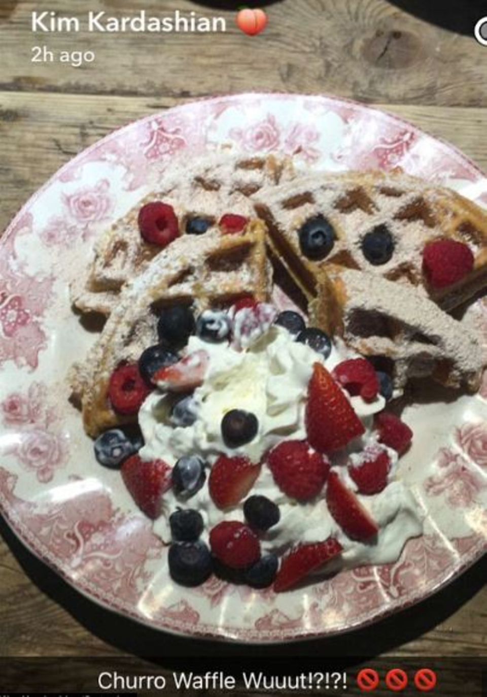 kim kardashian zeigt waffeln auf snapchat kim kardashian zeigt waffeln auf snapchat