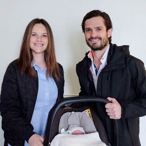 Prinzessin Sofia und Prinz Carl Philip mit ihrem Baby