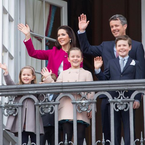 Prinzessin Mary, Prinz Frederik und ihre Kinder Josephine, Isabella und Christian