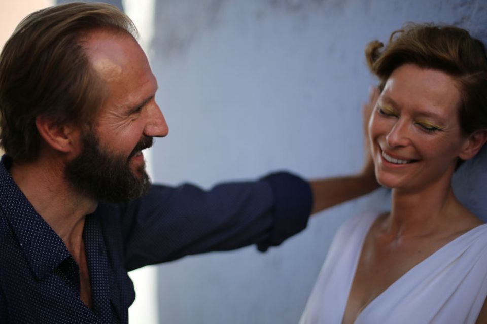 Harry (Ralph Fiennes) und Marianne (Tilda Swinton) waren früher mal ein Paar - und mögen sich immer noch.
