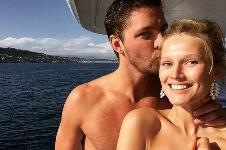 Mal nicht in großer Robe: Toni Garrn mit ihrem Freund Chandler Parsons