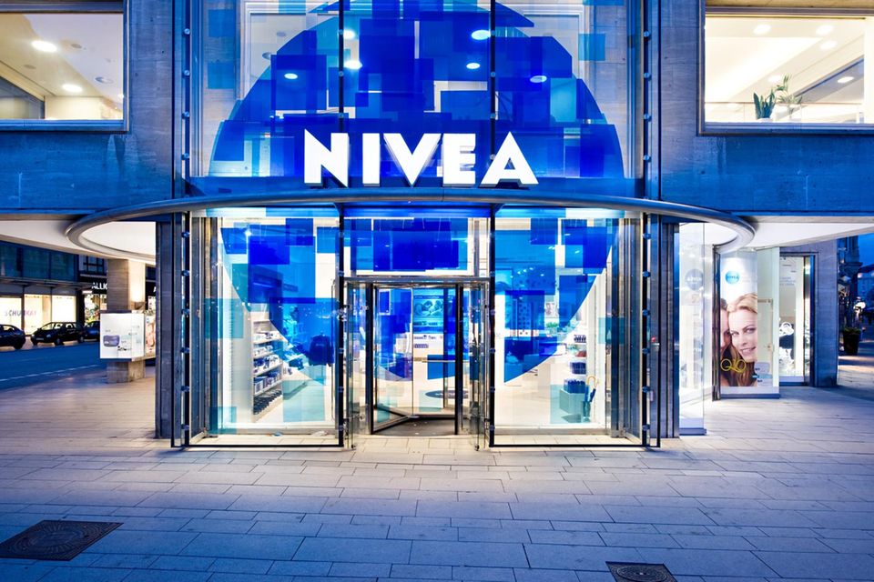 Happy Birthday! Genau vor zehn Jahren eröffnete in Hamburg das erste blaue Niveahaus