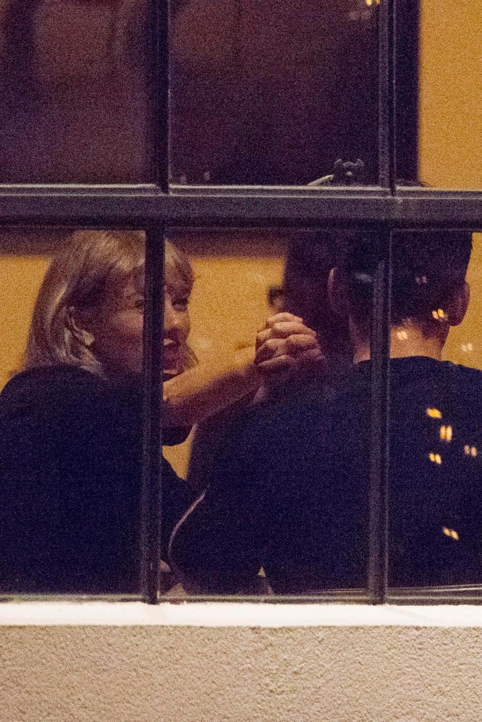 Taylor Swift, Tom Hiddleston Taylor Swift, Tom Hiddleston
