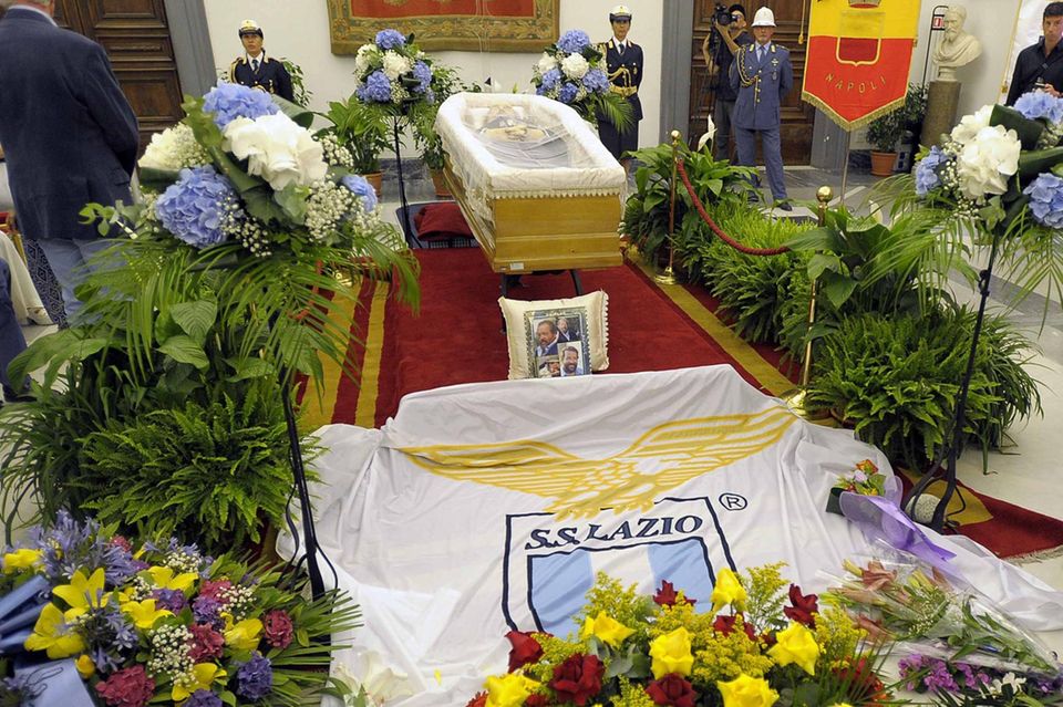 29. Juni 2016: Der am 27. Juni verstorbene Bud Spencer wird im Kapitol in Rom öffentlich aufgebahrt.