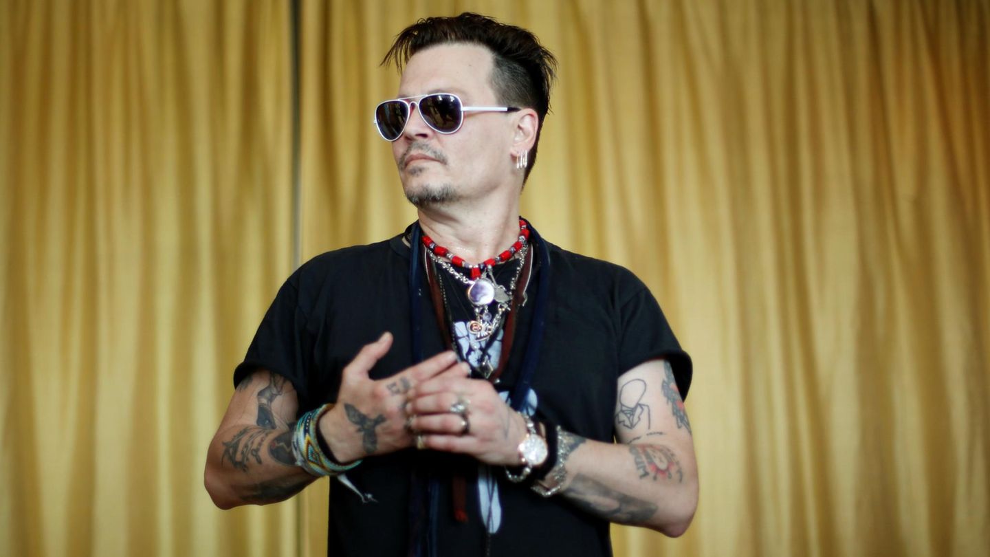 Johnny Rohnan Johnny Depp: So lenkt er sich vom Scheidungskrieg ab | GALA.de