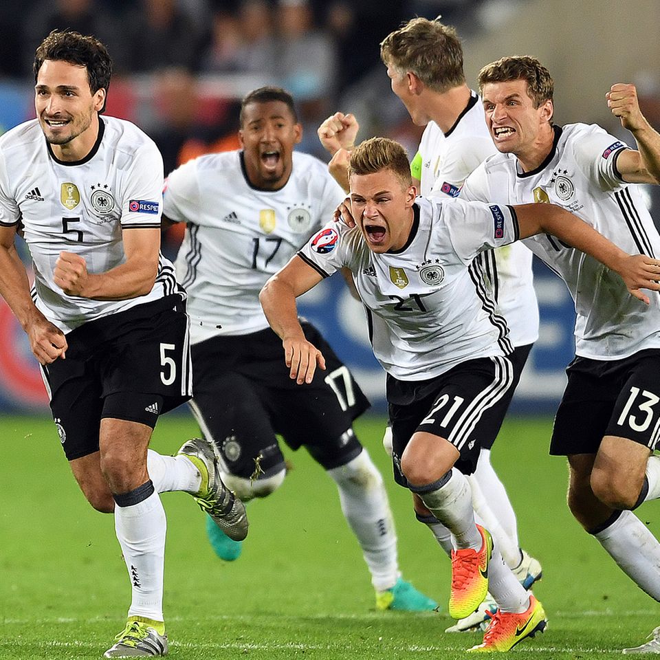 Das deutsche Team jubelt.
