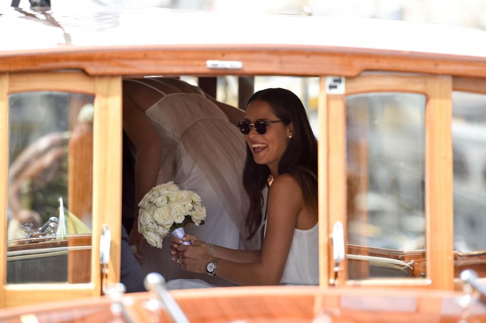 Ana Ivanovic + Bastian Schweinsteiger: Ana Ivanovic fährt gut gelaunt mit der Gondel zum Standesamt. Ana Ivanovic fährt gut gelaunt mit der Gondel zum Standesamt.