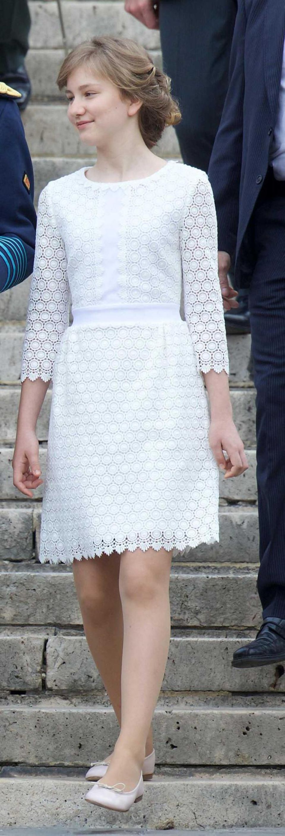 Prinzessin Elisabeth trägt am Nationalfeiertag in Belgien das Nolly Cosmic Lace A-line Kleid von Diane von Furstenberg.