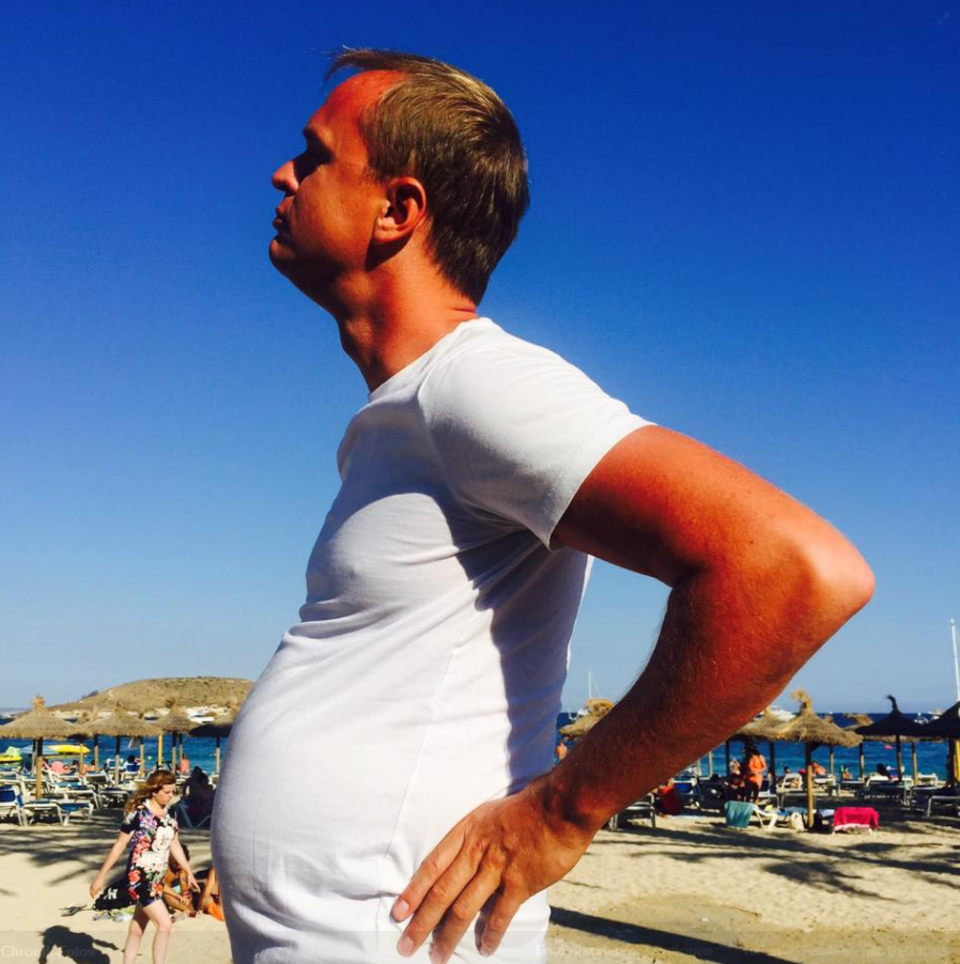 Alexander Posth im Babyglück: Alexander Posth zeigt schon mal seinen Baby-Bauch! Alexander Posth im Babyglück: Alexander Posth zeigt schon mal seinen Baby-Bauch!