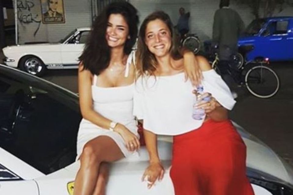 Shermine Shahrivar: Auch mit Lapos Halb-Schwester Anna von der Pahlen versteht sich Shermine Auch mit Lapos Halb-Schwester Anna von der Pahlen versteht sich Shermine